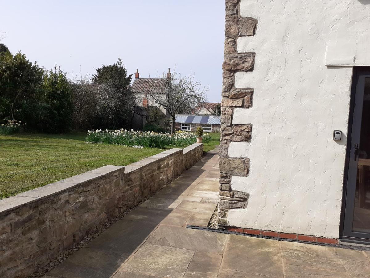 Characterful Cottage Adjacent To An Orchard Brockley Exterior photo
